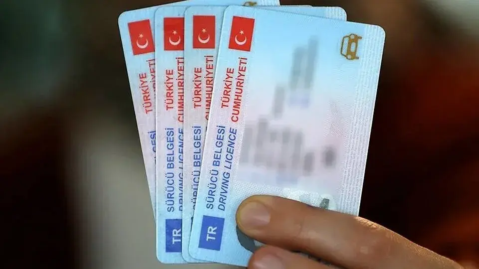 Eski tip sürücü belgelerinin geçerlilik süresi, 31 Temmuz 2025 tarihinde