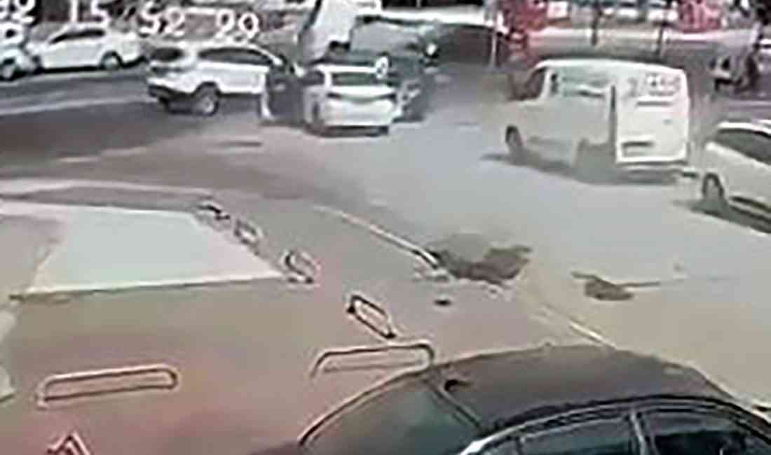 Adana’da, uyuşturucu ticareti yapan bir şüpheli, polisin ‘Dur’ ihtarına uymayarak