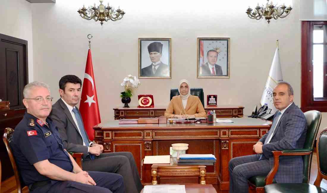 Afyonkarahisar’da, orman yangınlarının önlenmesi amacıyla yeni tedbirler alındı. 2025 yılı