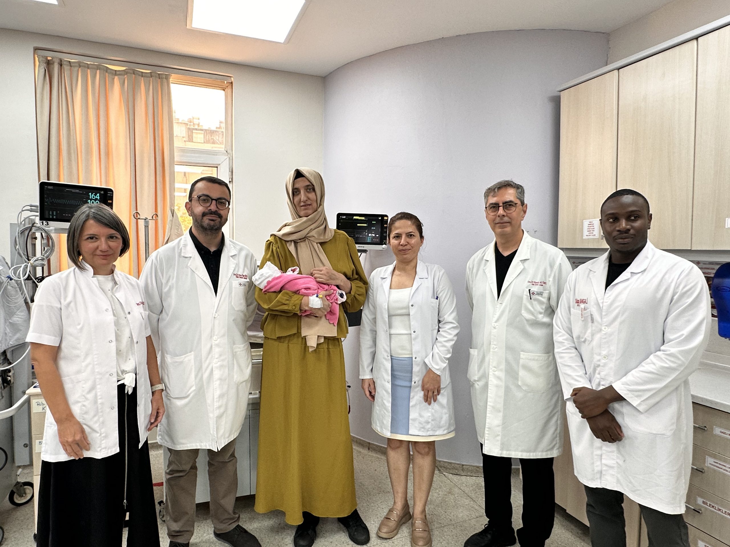 Adana’da, 32 haftalık hamile bir kadının ani kalp ağrısı ve