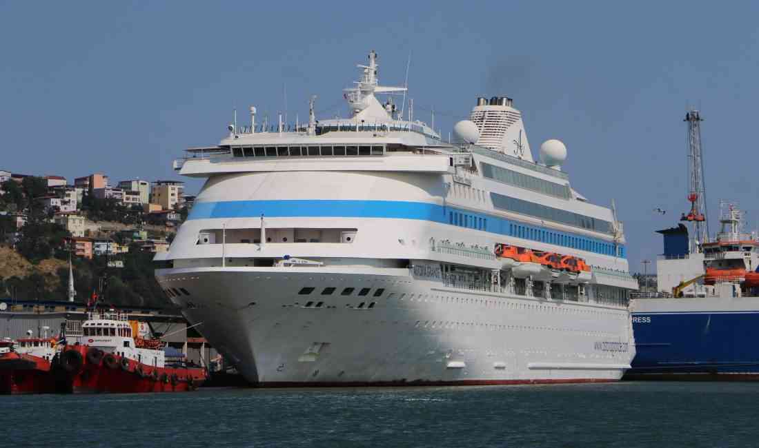 Samsun Limanı’na bu sabah saat 11.00’de demir atan Rusya’nın Soçi