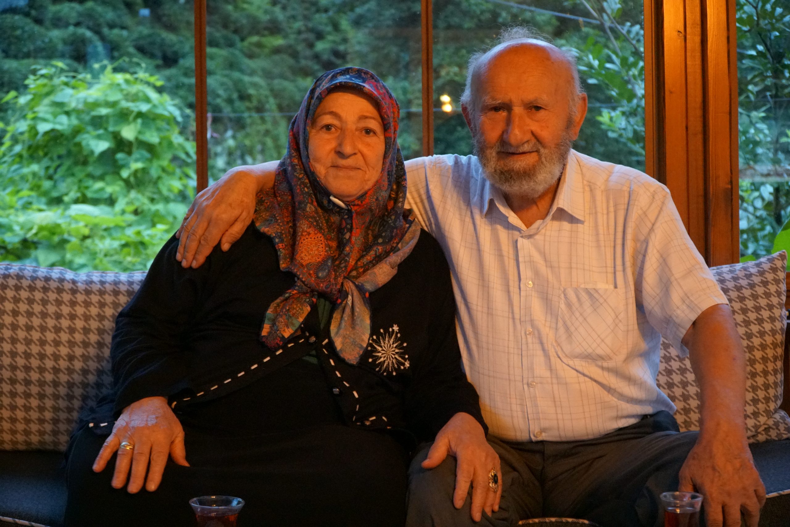 RİZE’de yaşayan Ahmet (86) ve Mükerrem Kanbur (81) çifti, 63