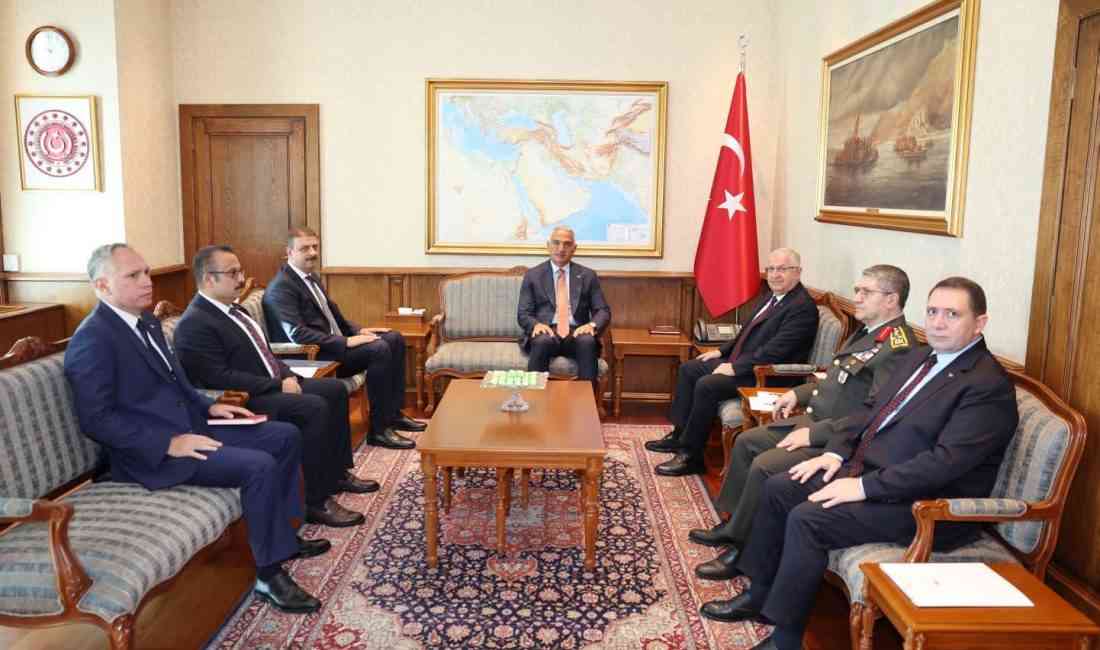 MİLLİ Savunma Bakanı Yaşar Güler ile Kültür ve Turizm Bakanı