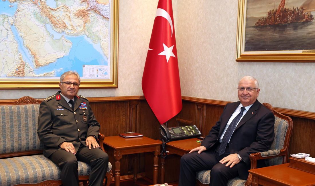 Milli Savunma Bakanı Yaşar Güler, Kara Kuvvetleri Komutanı olarak atanan