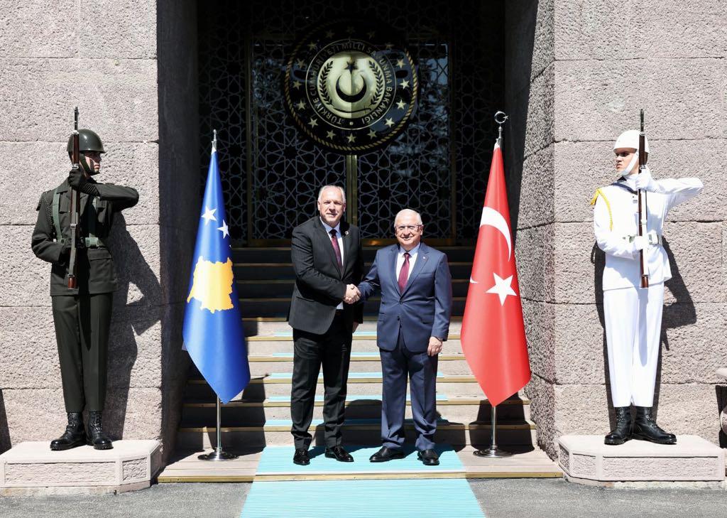 Milli Savunma Bakanı Yaşar Güler, Kosova Bölgesel Kalkınma Bakanı Fikrim