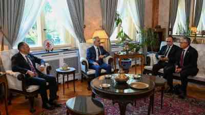 Ulaştırma ve Altyapı Bakanı Abdulkadir Uraloğlu, resmi ziyarette bulunduğu Romanya’da