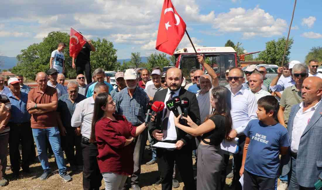 Bolu’da Kol, Bürnük ve Kındıra köylerinin sınırlarında orman ve Dombay