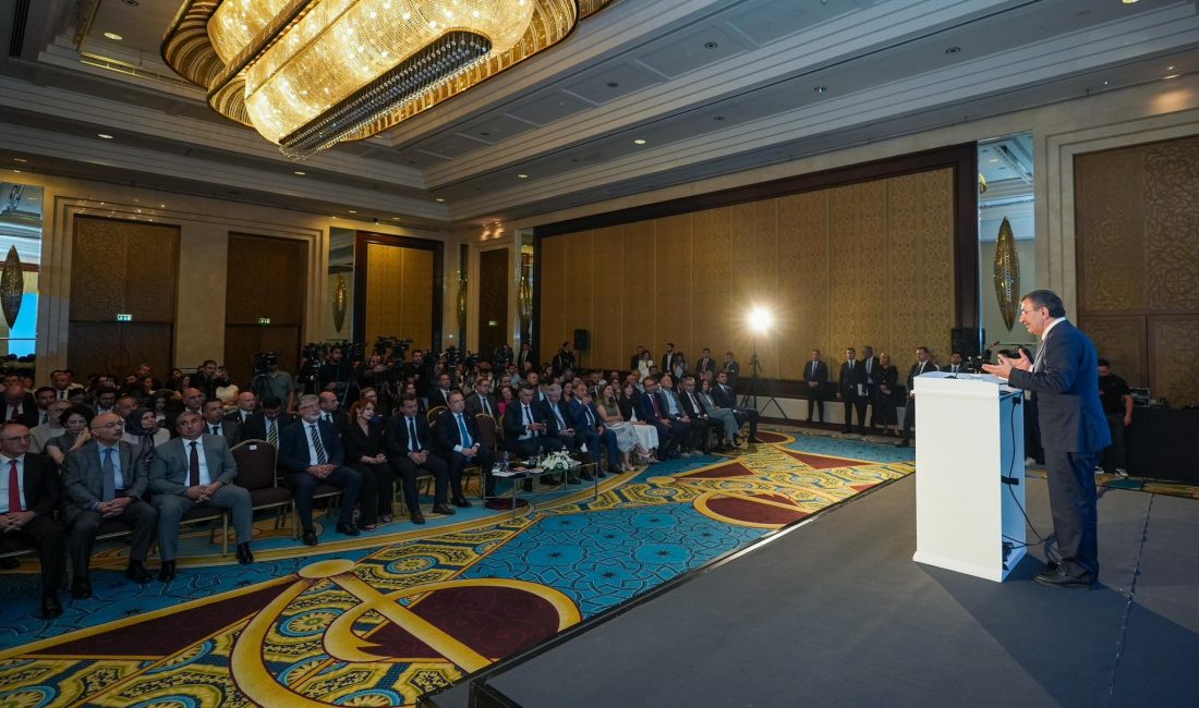 Cumhurbaşkanı Yardımcısı Cevdet Yılmaz: “Azerbaycan Gazı, Suriye’nin Elektrik Enerjisine Dönüşecek” Cumhurbaşkanı Yardımcısı Cevdet Yılmaz, Ankara’da SOCAR Türkiye ile ODTÜ iş