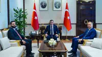 Cumhurbaşkanı Yardımcısı Cevdet Yılmaz, Suriye İçişleri Bakanı Enes Hattab’ı kabul