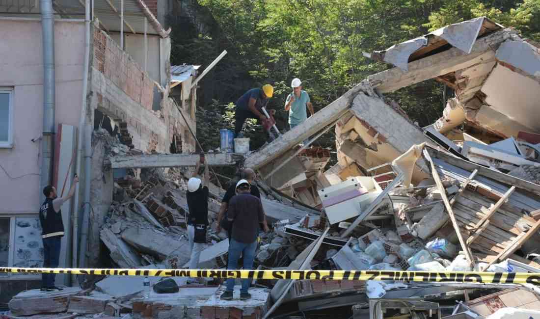 Balıkesir’in Sındırgı ilçesi 10 Ağustos’ta, 6.1 büyüklüğündeki bir depremle sarsıldı.