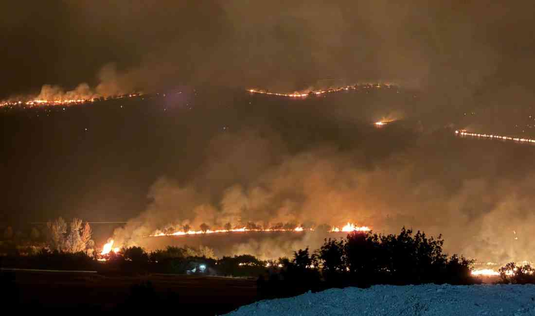 DİYARBAKIR Lice ilçesinde dün sabah saatlerinde başlayan örtü yangını, 17
