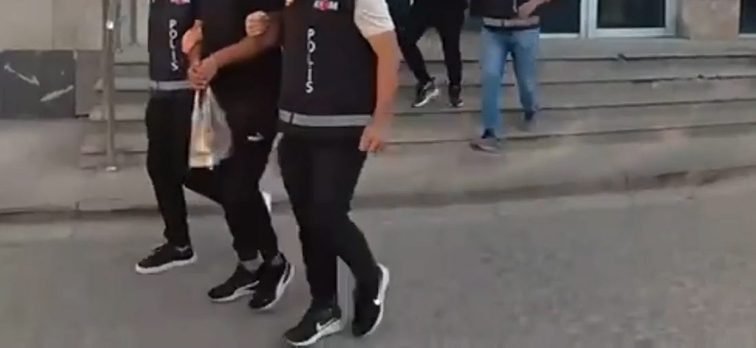 İstanbul Merkezli 3 İlde FETÖ Operasyonu: 5 Doktor Gözaltında İstanbul merkezli 3 ilde düzenlenen FETÖ operasyonunda, örgütün sözde TUS