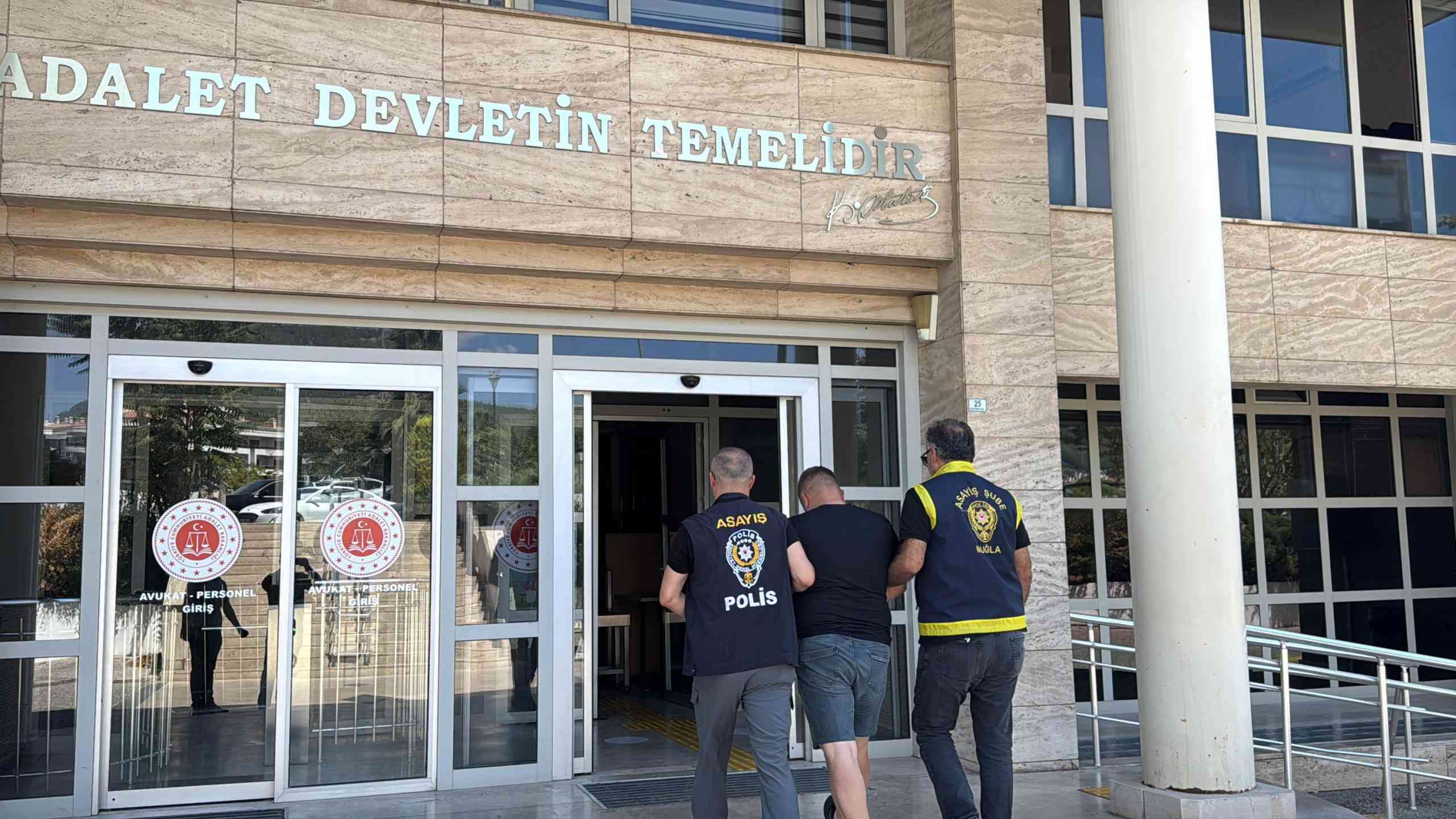 Muğla’nın Menteşe ilçesinde sosyal medya üzerinden tanıştığı D.C.’yi evlilik vaadiyle