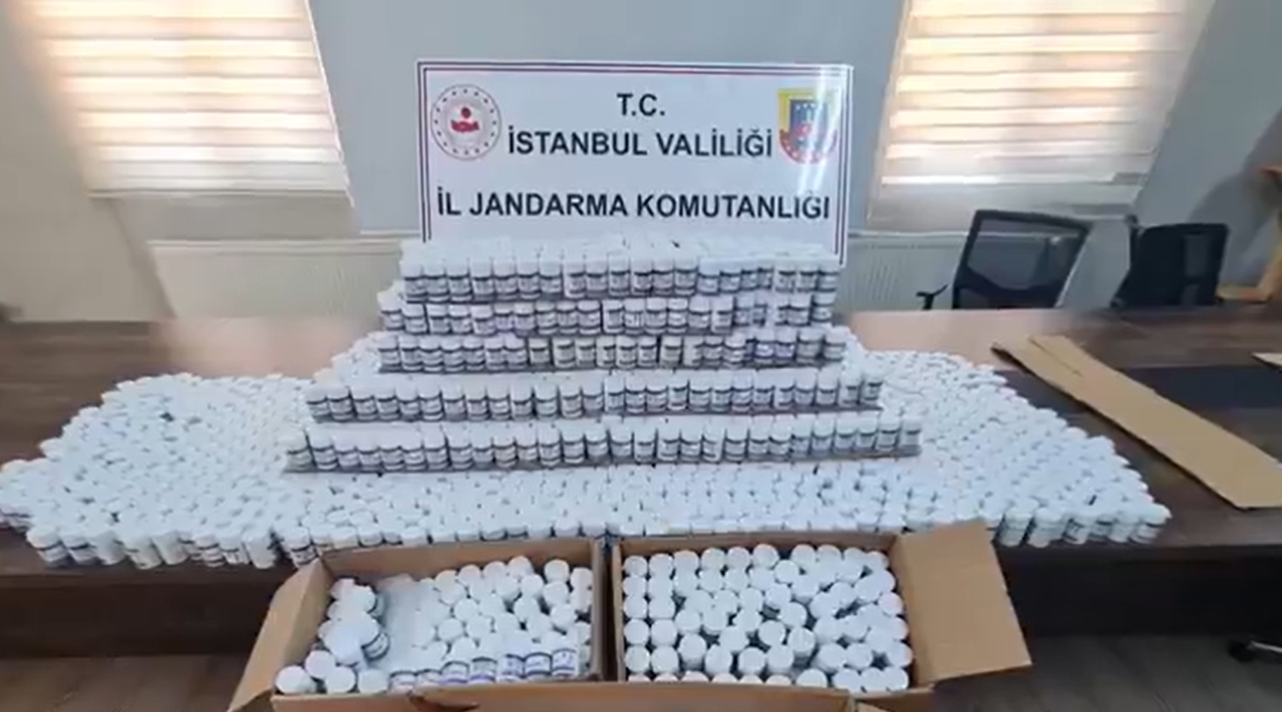 İstanbul’da “Uyuşturucu Madde İmalatçısı Zehir Tacirlerine” yönelik gerçekleştirilen operasyonda, 1
