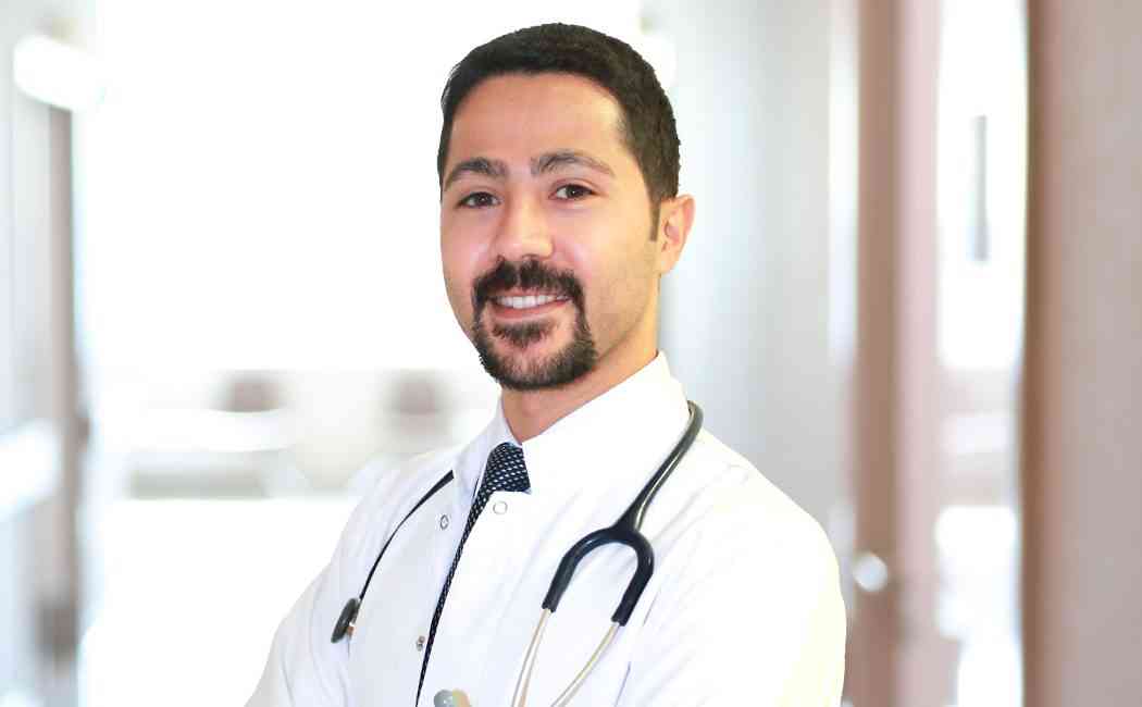 İç Hastalıkları Uzmanı Dr. Öğr. Üyesi Mert Bektaş, şekerli ve
