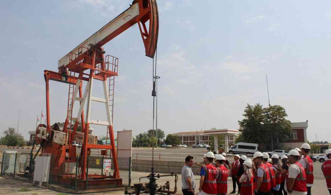 Gençlik ve Spor Bakanlığı, enerji alanında eğitim gören üniversite öğrencilerine