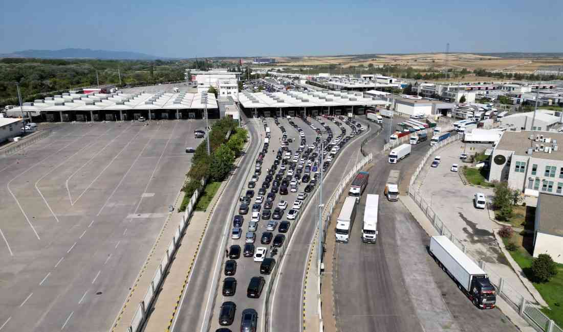 Avrupa’da yaşayan ve yaz tatillerini Türkiye’de geçiren gurbetçiler, dönüş yolculuklarına