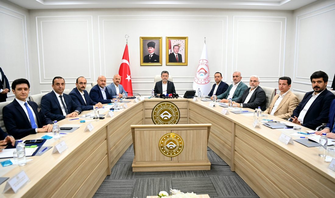 Tarım ve Orman Bakanı İbrahim Yumaklı, Adıyaman’da düzenlenen “Tarım-Orman Sektör