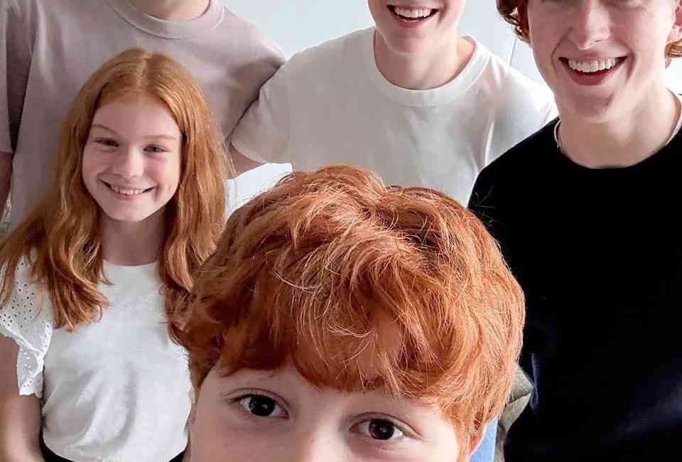 Çekimleri İngiltere’de devam eden “Harry Potter” dizisinde, Weasley ailesinin çocuklarını
