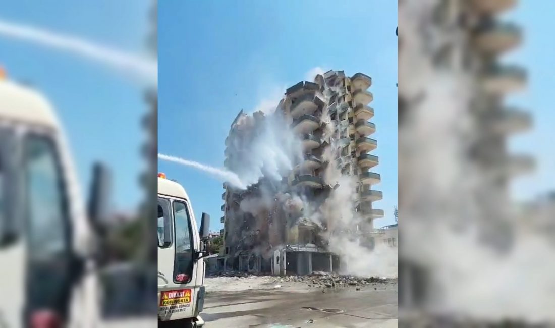 Osmaniye’de Orta Hasarlı Bina Yıkım Sırasında Çöktü, İş Makinesi Operatörü Son Anda Kurtuldu 6 Şubat 2023’teki Kahramanmaraş merkezli depremler sonrası Osmaniye’nin Esenevler Mahallesi’nde
