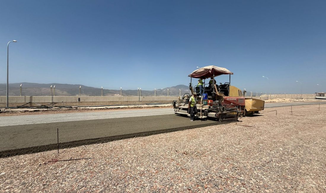 Ulaştırma ve Altyapı Bakanı Abdulkadir Uraloğlu, 6 Şubat 2023 depremlerinde