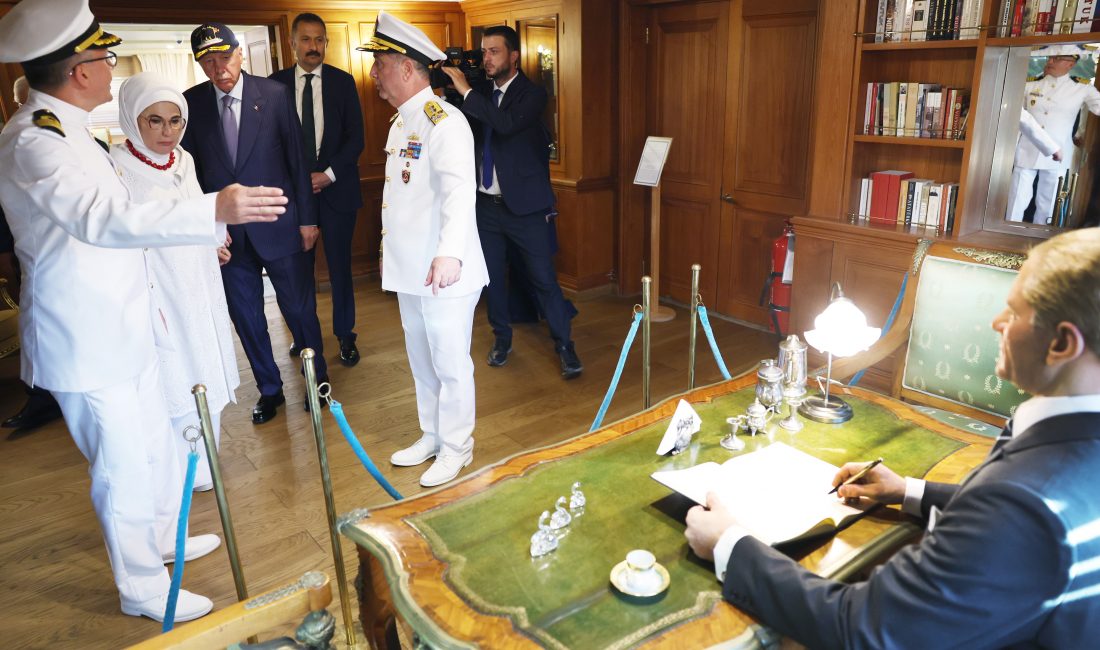 Cumhurbaşkanı Erdoğan, TEKNOFEST Mavi Vatan’da Savarona Yatını Ziyaret Etti Cumhurbaşkanı Recep Tayyip Erdoğan, TEKNOFEST Mavi Vatan programı kapsamında Savarona