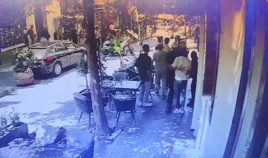 Beyoğlu’nda oyuncu Ufuk Bayraktar ve arkadaşı V.A., çevreye rahatsızlık verdikleri