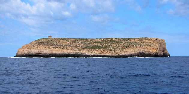 Birleşmiş Milletler (BM) Mülteciler Yüksek Komiseri Filippo Grandi, İtalya’nın Lampedusa