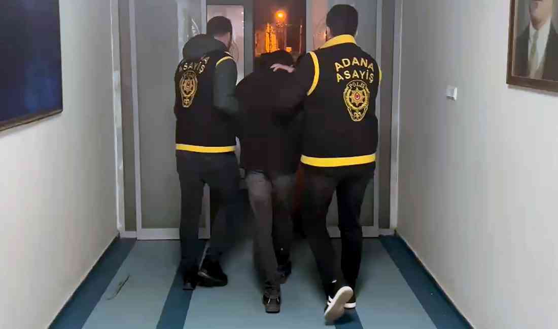 Adana’nın Yüreğir ilçesinde kahvehanede okey oynayan Erkan Savan (35) ile