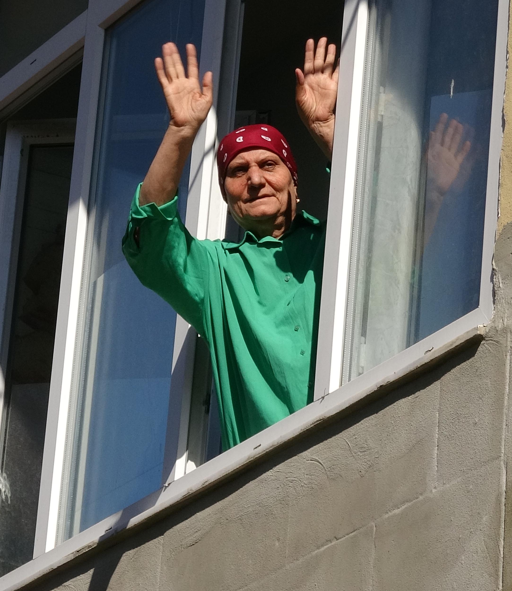 Birinci Karabağ Savaşı’nın kadın gazisi Gülperi Ahmedova, kanserle verdiği mücadeleyi