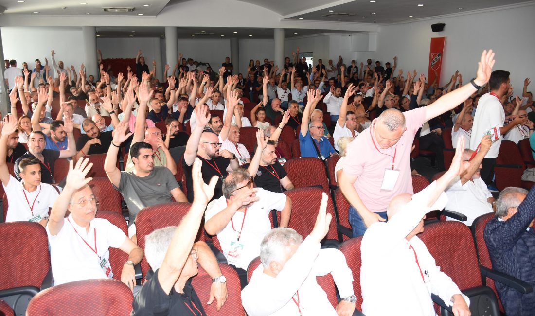 İzmir’in köklü spor kulübü Karşıyaka, geçtiğimiz dönemde yaşanan yönetim krizlerinin