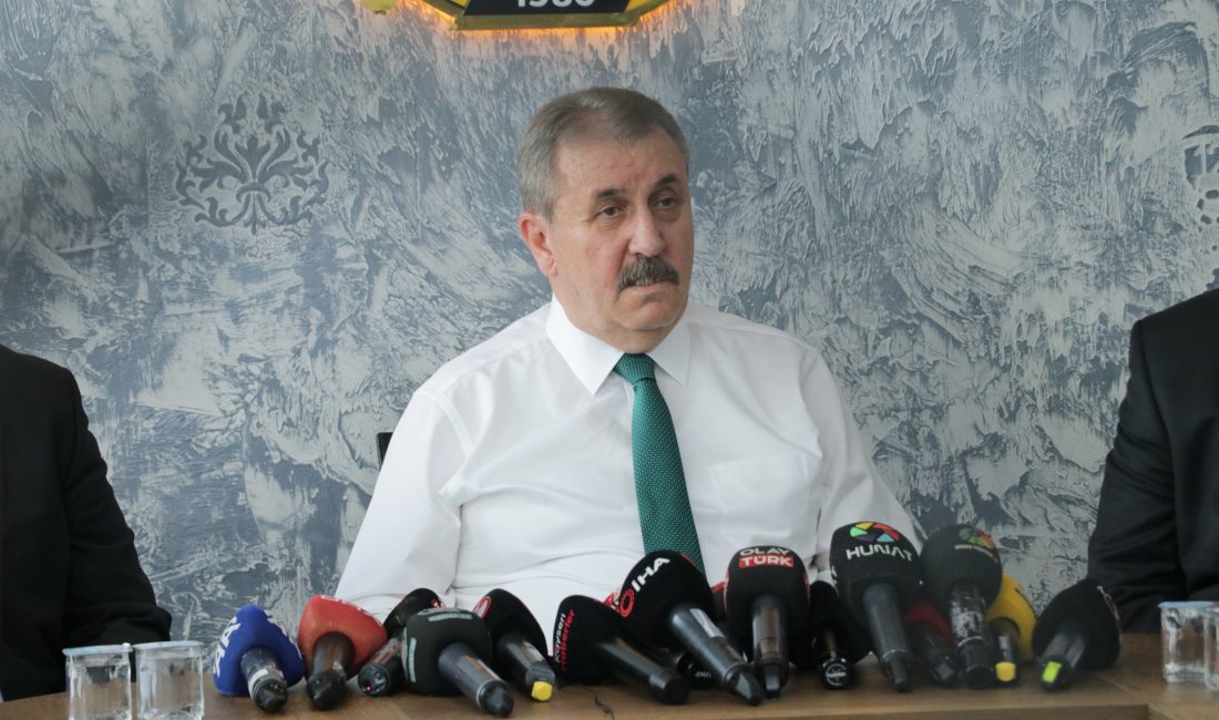 BBP Genel Başkanı Mustafa Destici: “Hainlere Güvenmiyorum, PKK’yı Bitirmek İçin Gücümüz Yeter” Büyük Birlik Partisi (BBP) Genel Başkanı Mustafa Destici, Kayseri’deki gazetecilerle