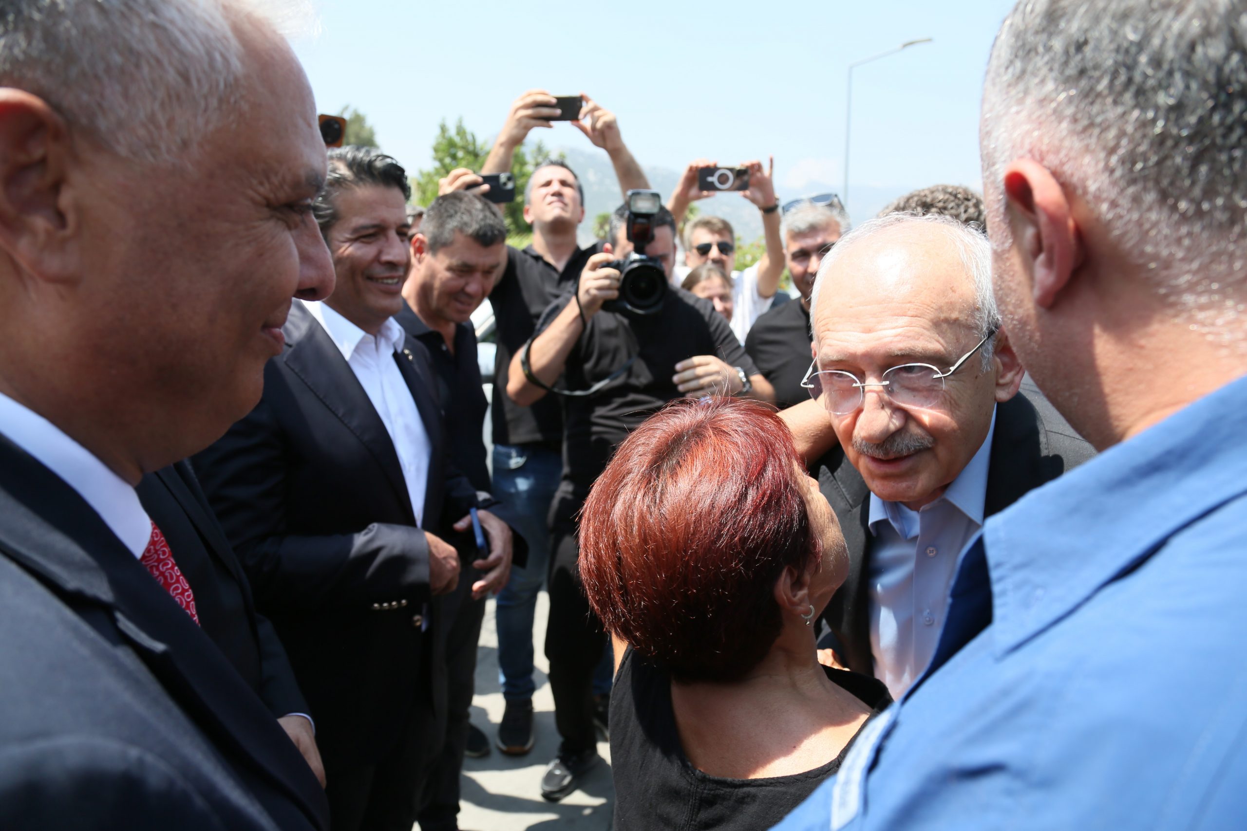 Eski CHP Genel Başkanı Kemal Kılıçdaroğlu, Antalya’da tutuklu bulunan ve