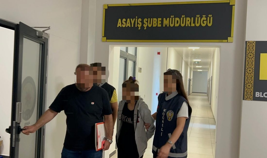 Kocaeli’de Ziynet Eşyası Hırsızlığı Yapan Kadın Yakalandı Kocaeli’nin Darıca ilçesinde, 3 farklı evden yaklaşık 500 bin TL