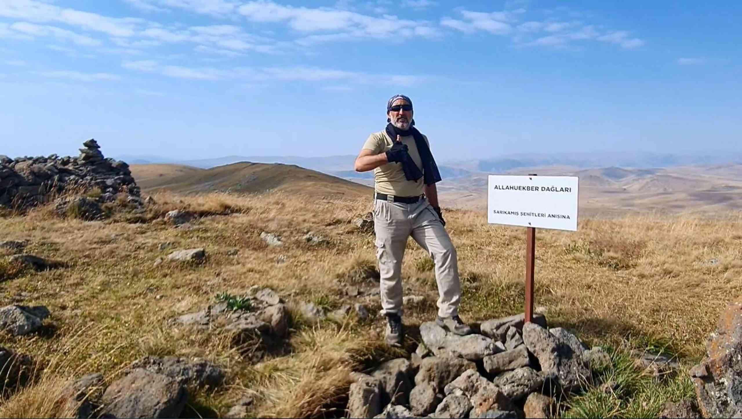 Balıkesir’in Gelibolu ilçesinde “Erdek Cennet” olarak tanınan dağcı Abdulrazak Fidan,