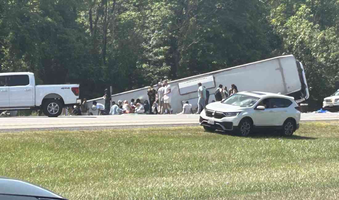 ABD’nin New York eyaletinde, Niagara Şelalesi’nden dönen bir tur otobüsünün