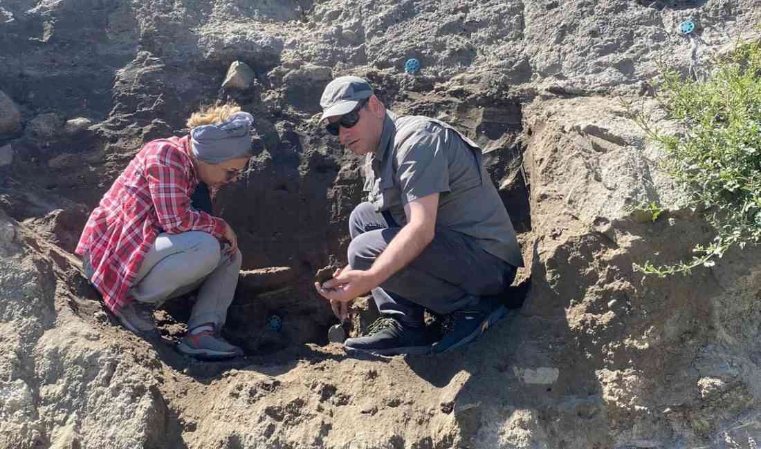 Erzurum Atatürk Üniversitesi Arkeoloji Bölümü’nde yüksek lisans öğrencisiyken Değirmenler Höyük’te