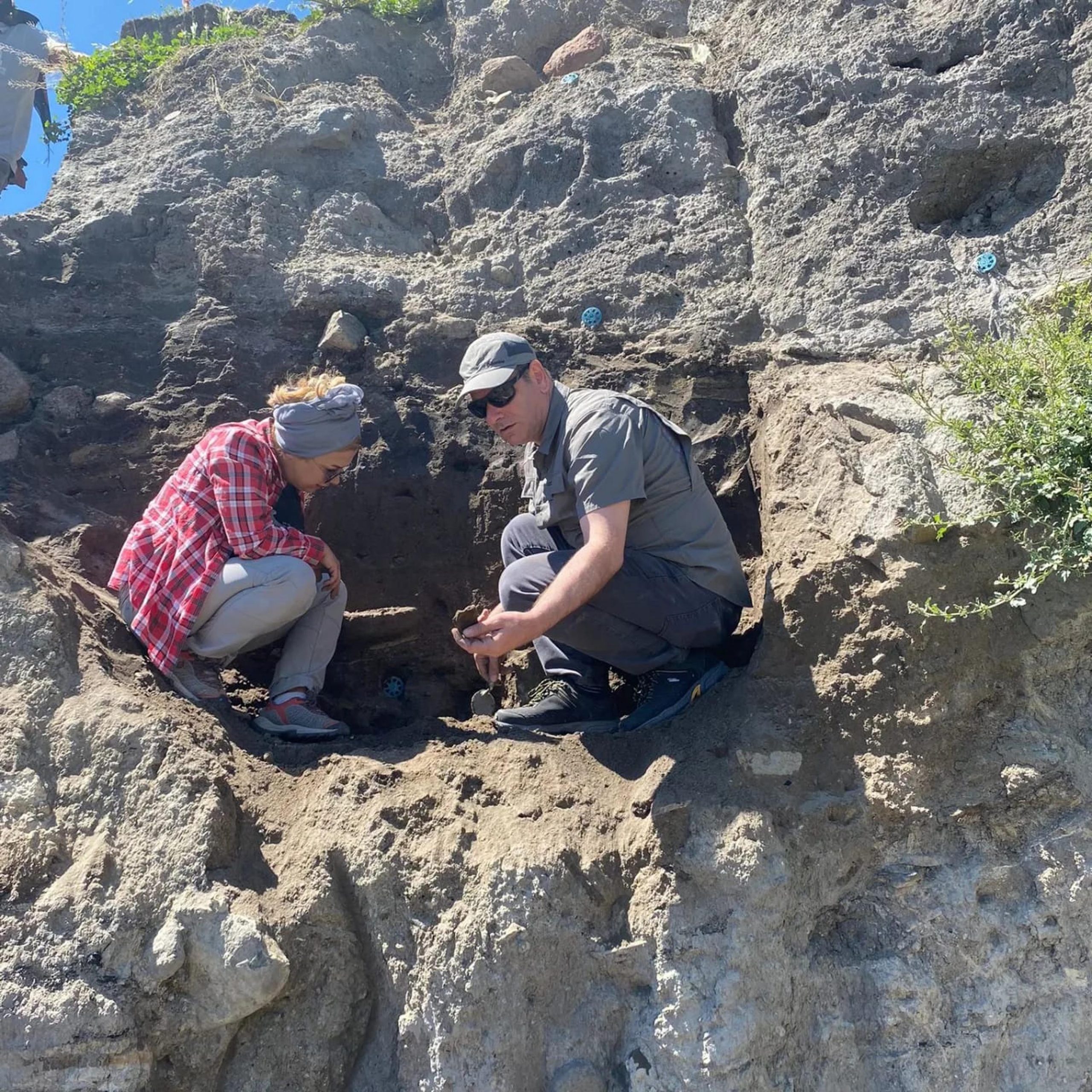Erzurum Atatürk Üniversitesi Arkeoloji Bölümü’nde yüksek lisans öğrencisiyken Değirmenler Höyük’te