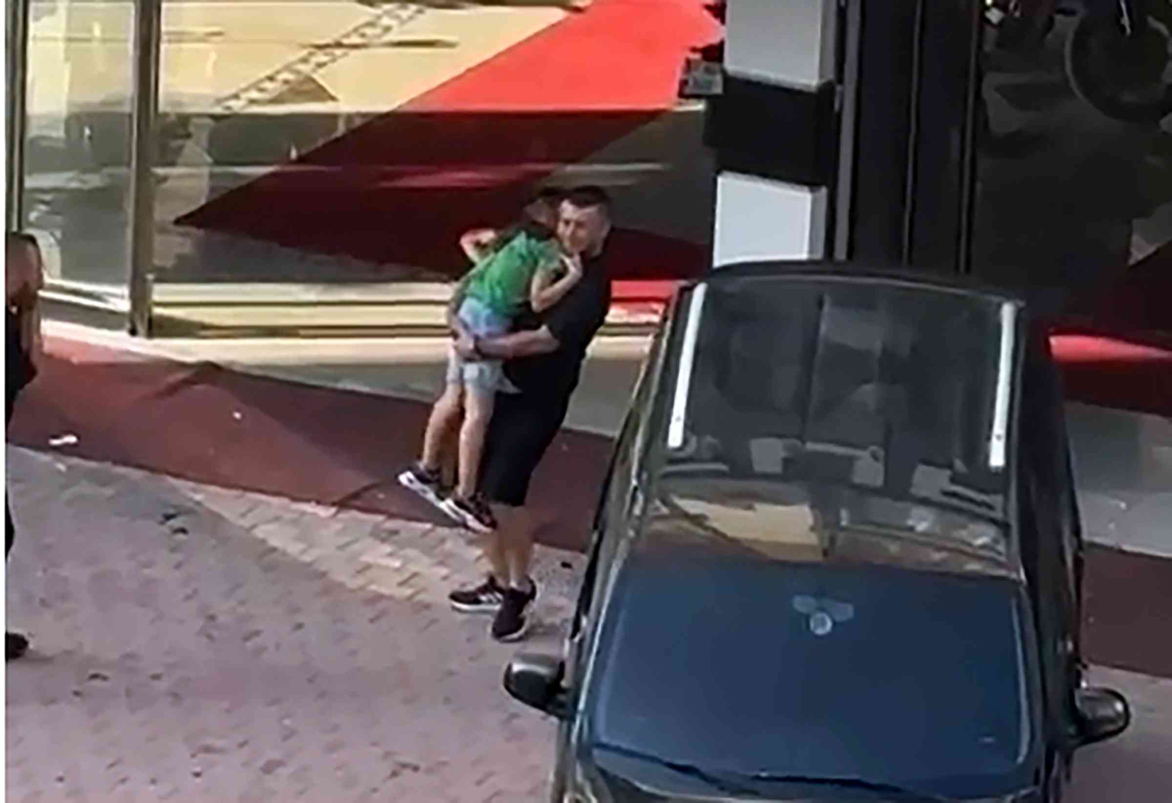 Niğde’nin Efendibey Mahallesi’nde akşam saatlerinde meydana gelen silahlı saldırı, küçük