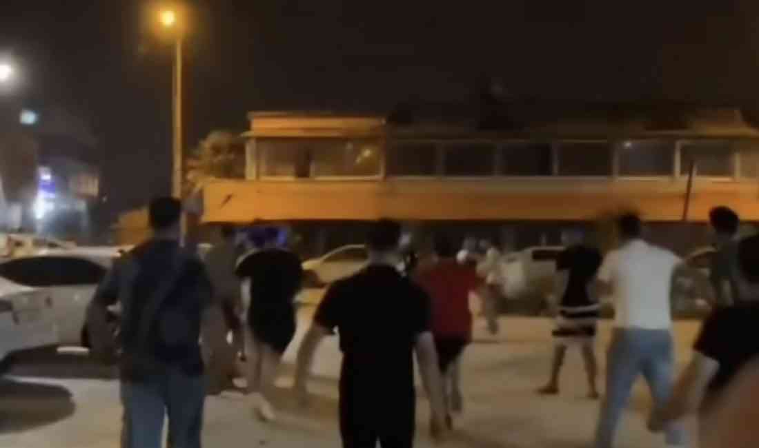 Hatay’ın Samandağ ilçesinde, alkollü olduğu iddia edilen 4 kişi parkta