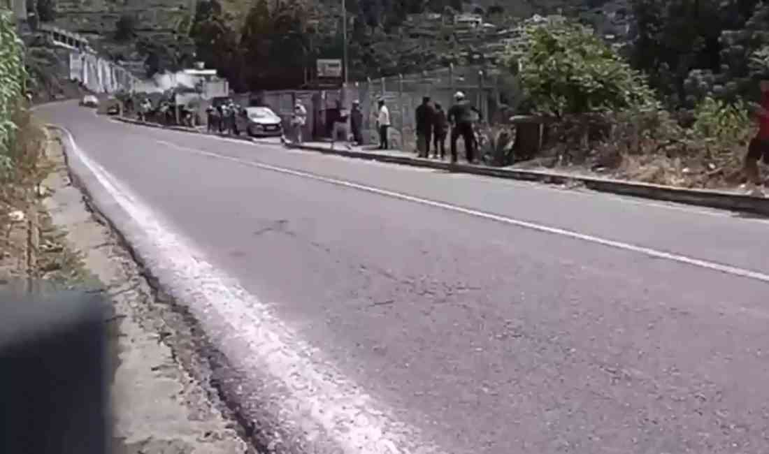 Ekvador’da Seyirciye Çarpan Araç 2 Kişinin Canına Mal Oldu Ekvador’un