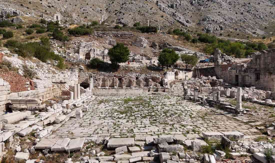 Ağlasun ilçesindeki Sagalassos Antik Kenti’nde, yaklaşık 4 metre toprak altında