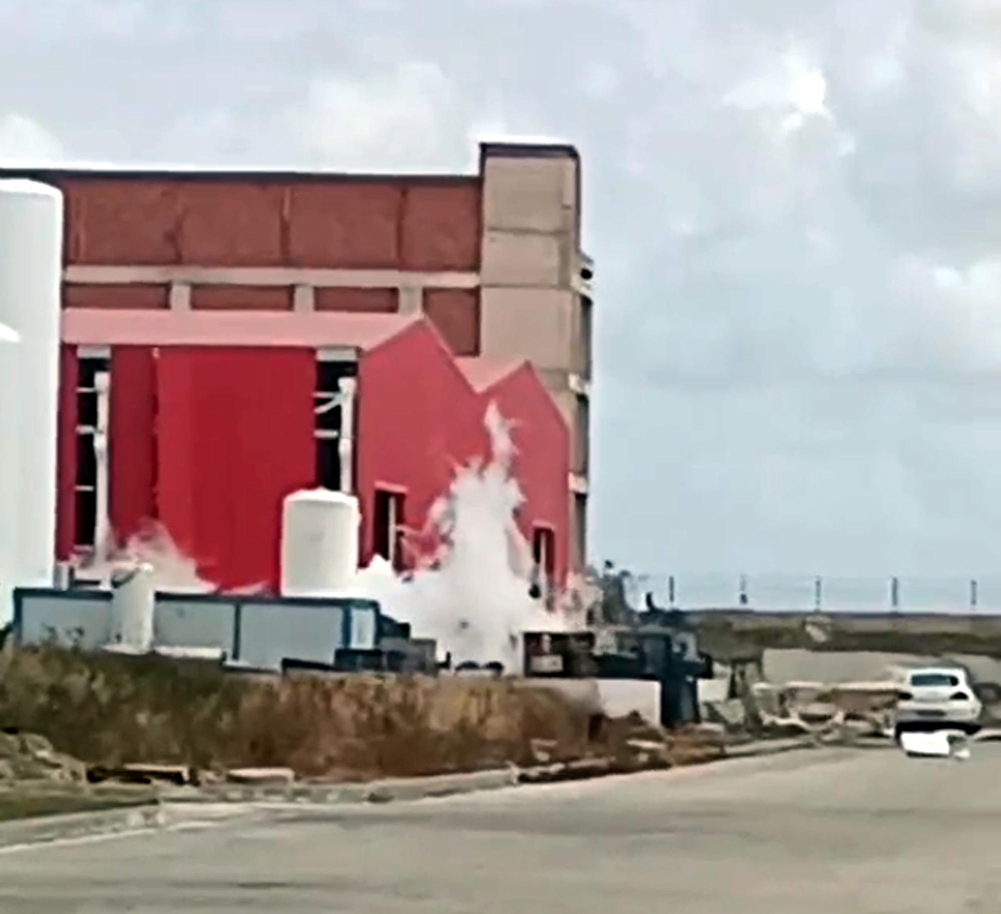 Ergene İlçesinde Gaz Tankı PatladıTekirdağ’ın Ergene ilçesinde, anestezi gazı üreten
