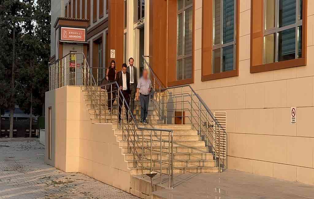 Yalova’dan Bozcaada’ya gitmek üzere açılan ancak parçalanmış ve yarı batık