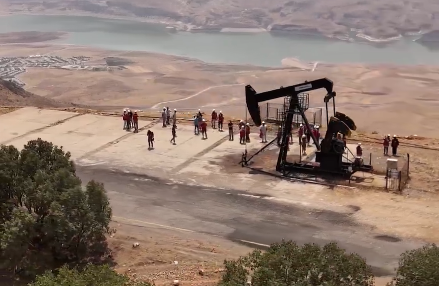 Brent petrolün varili, uluslararası piyasalarda 65,64 dolardan işlem görüyor. Dün,