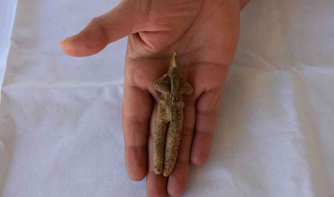 İzmir’in Kemalpaşa ilçesindeki Ulucak Höyüğü’nde yapılan kazılarda, kilden yapılmış 8