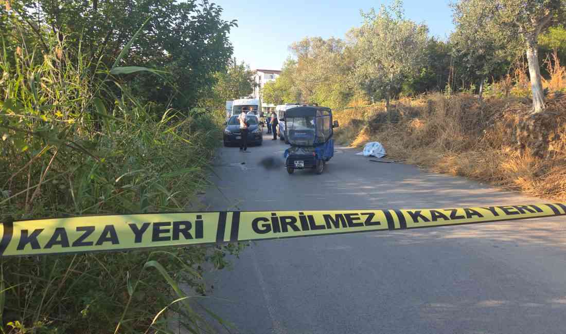 Bursa’nın Orhangazi ilçesinde yol ortasında duran 3 tekerlekli elektrikli motosikletin