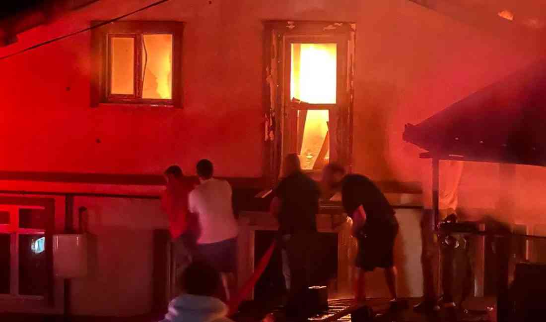 Zonguldak’ın Çınartepe Mahallesi Umut Sokak’ta, bir halı yıkamacıda çıkan yangın,