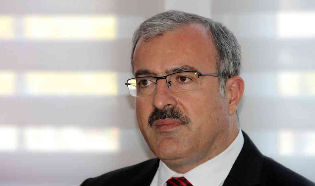 Çanakkale merkeze bağlı Sarıcaeli Köyü yakınlarında çıkan orman yangınına, hem