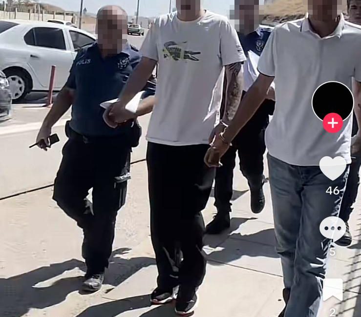 Ankara’da Konser Çıkışı Darbedilen 14 Yaşındaki Kenan Efe Özübek’in Baba İsyanı: “Suç Örgütü Çocuklar Serbest Bırakıldı” Ankara‘nın Etimesgut ilçesinde 29 Ağustos’ta konser çıkışı tartıştığı bir grup